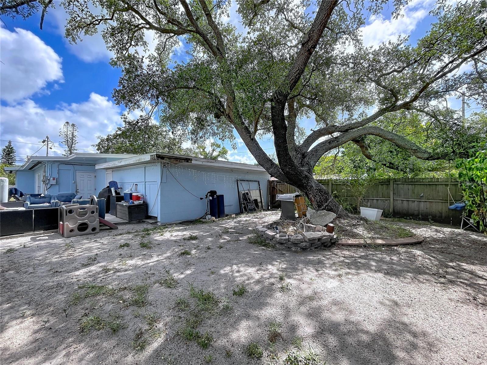 BAYOU HEIGHTS HANLONS - Residential