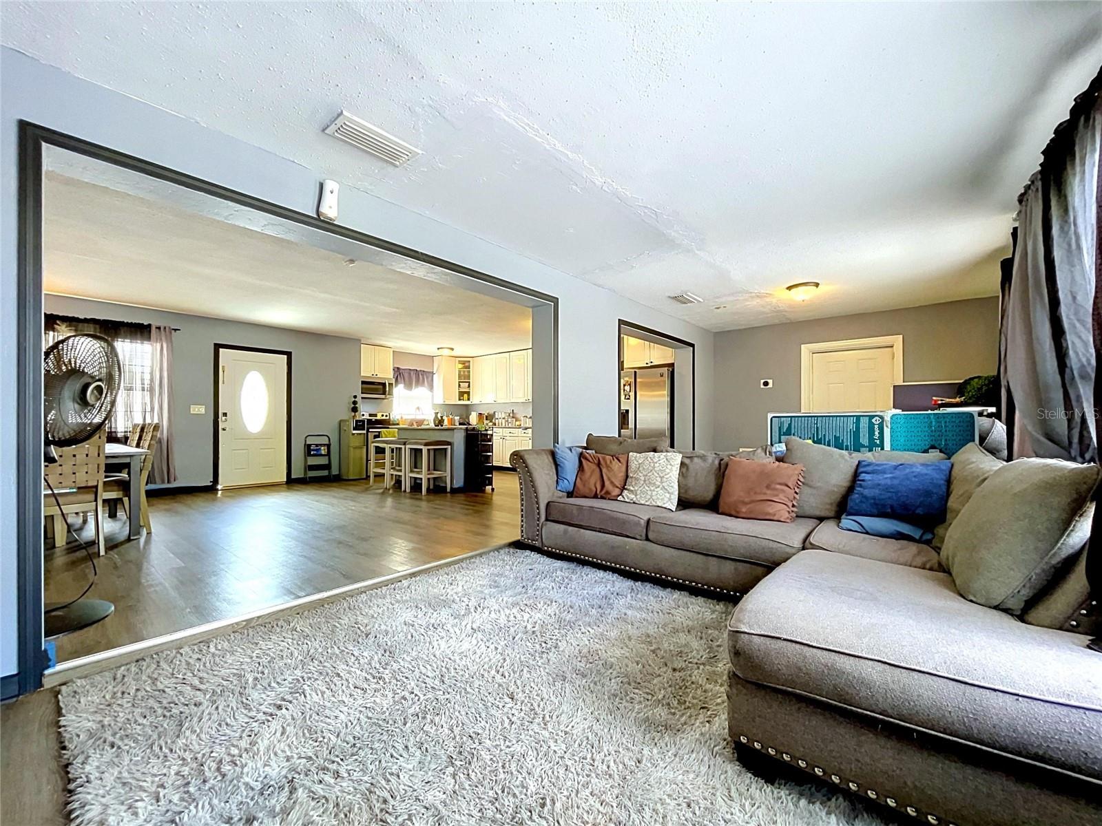 BAYOU HEIGHTS HANLONS - Residential