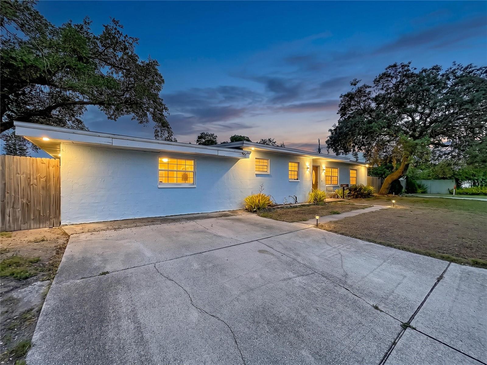 BAYOU HEIGHTS HANLONS - Residential