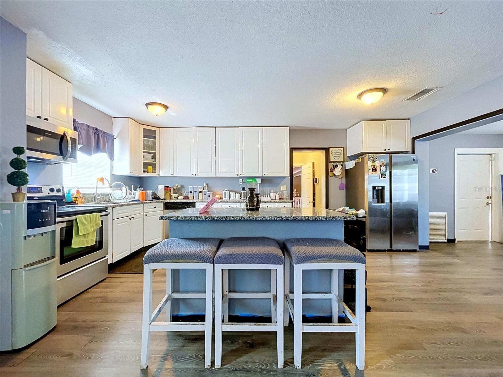 BAYOU HEIGHTS HANLONS - Residential