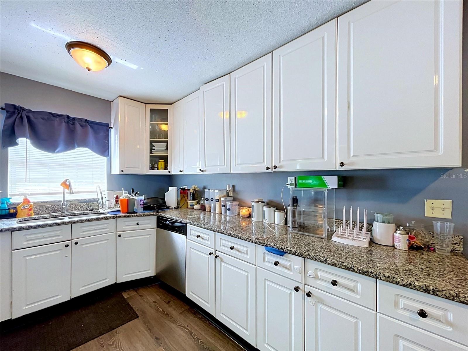 BAYOU HEIGHTS HANLONS - Residential