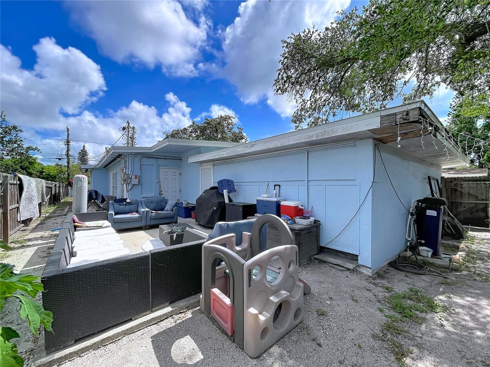 BAYOU HEIGHTS HANLONS - Residential