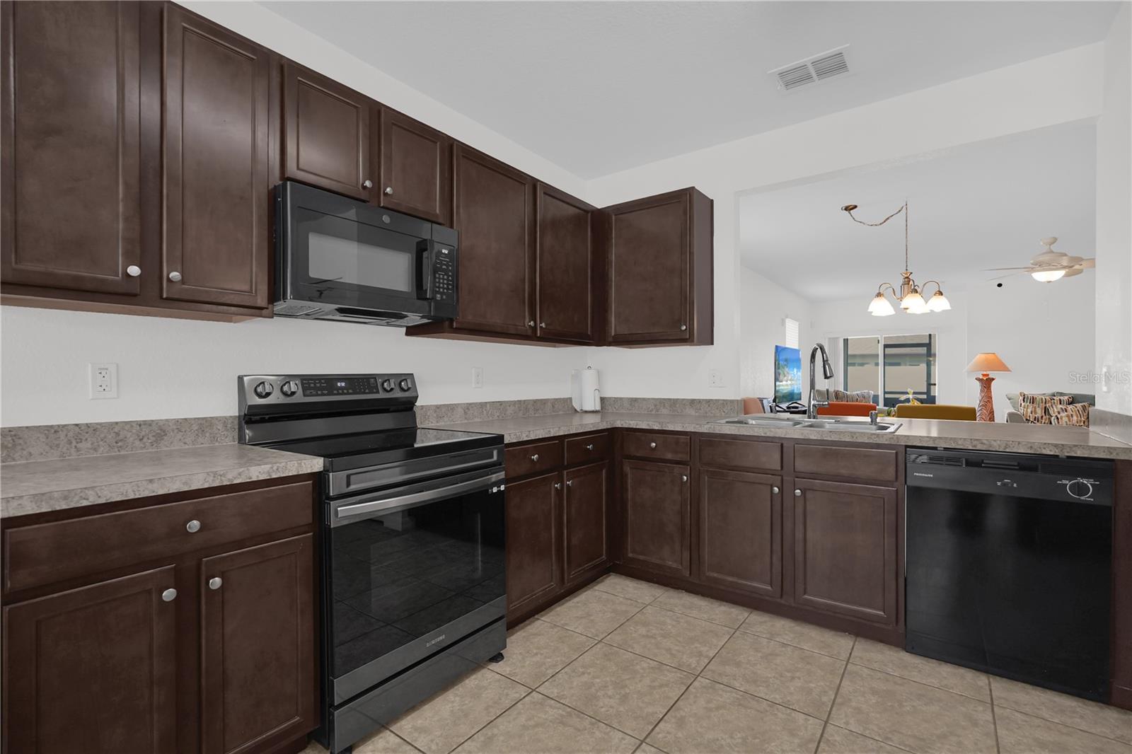 LAKE SMART ESTATES - Residential
