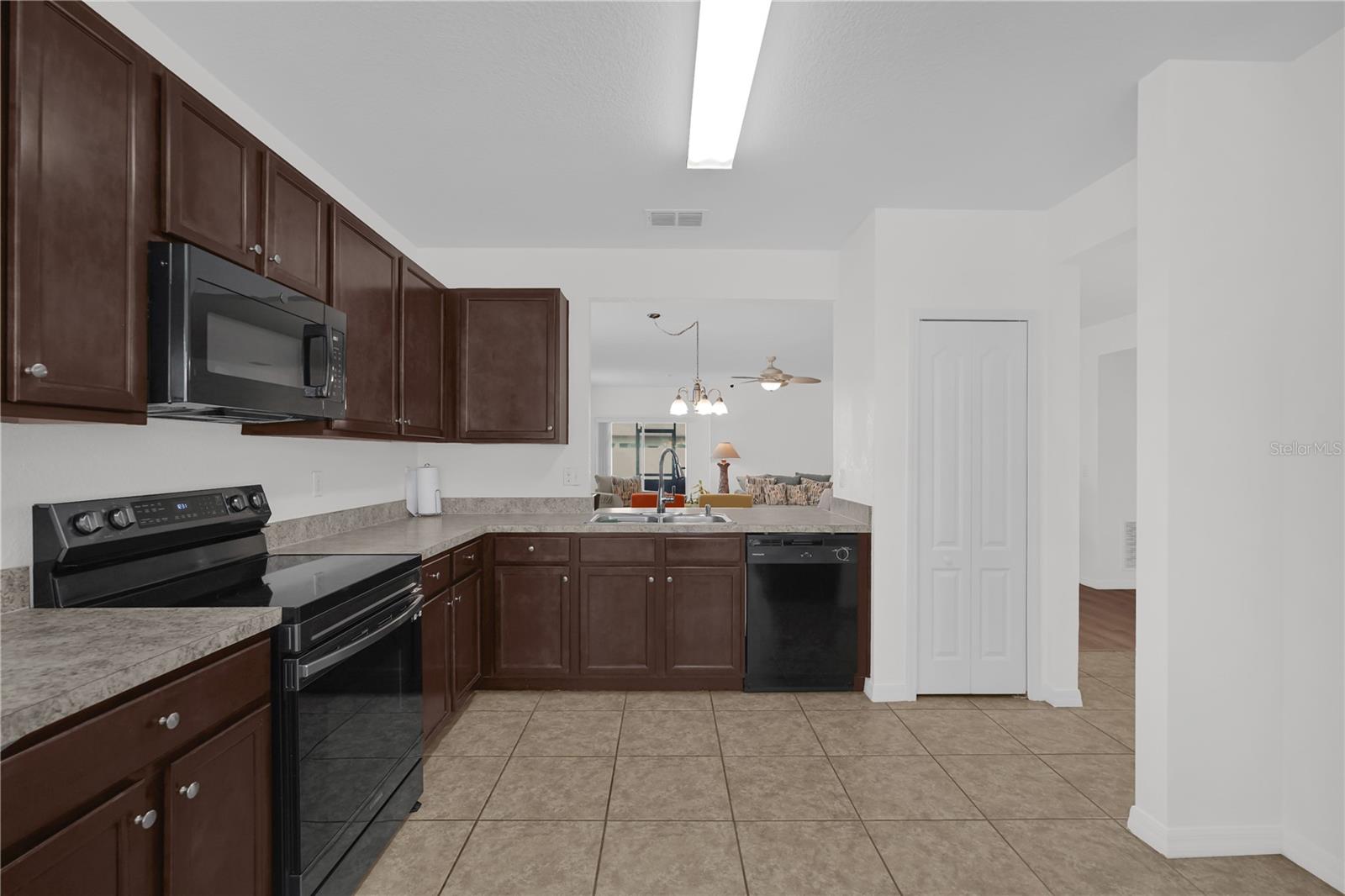 LAKE SMART ESTATES - Residential