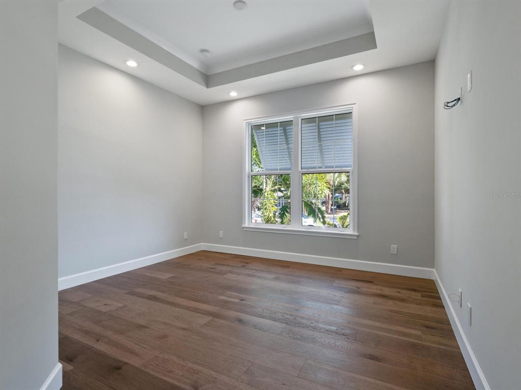 SARA SANDS - Residential