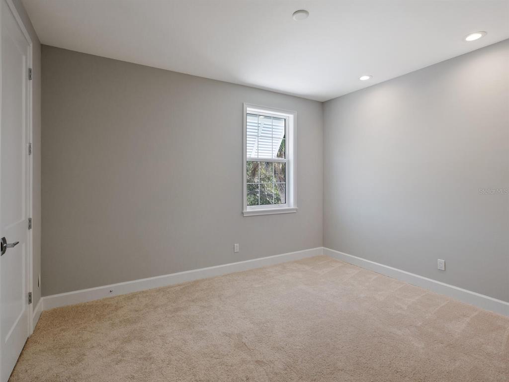 SARA SANDS - Residential