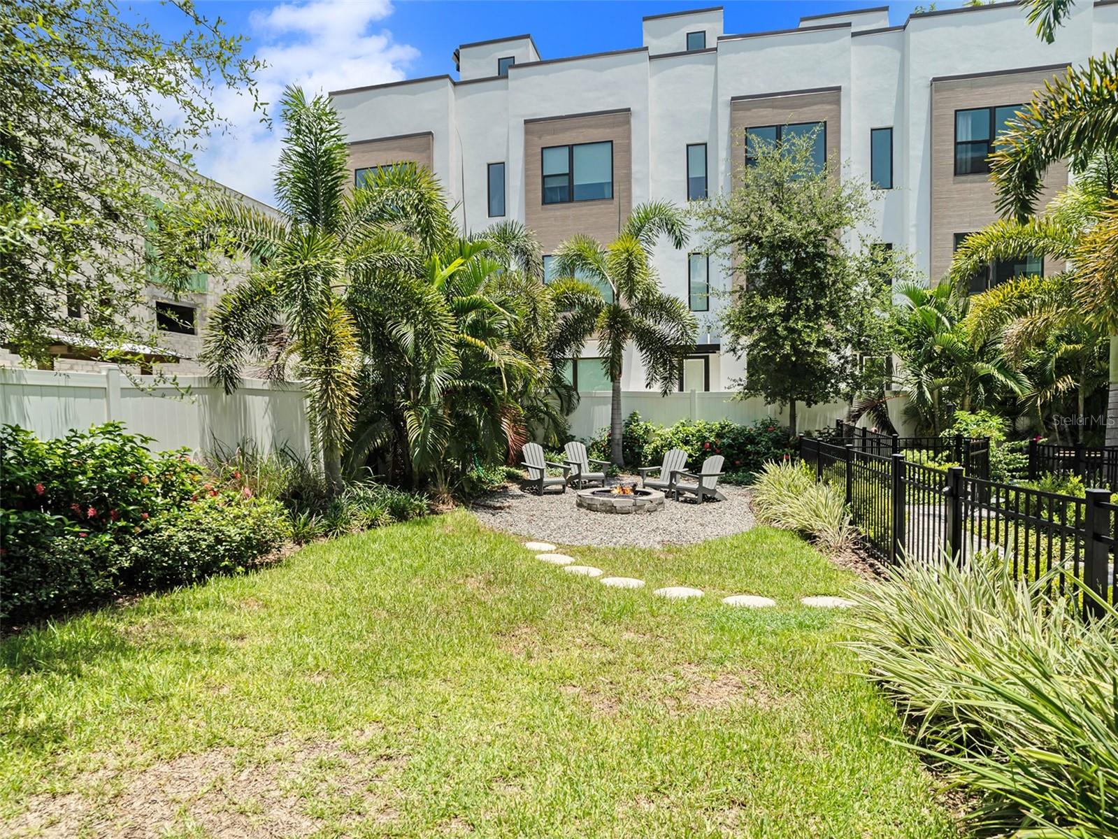 SOUTH TAMPANIA TOWNHOMES - Residential
