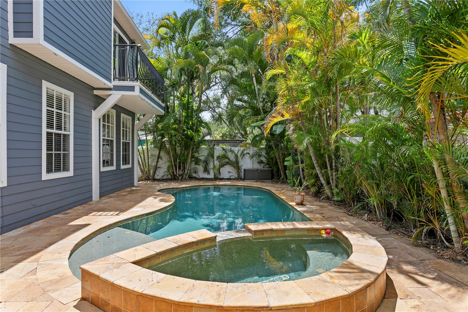 OAKELLARS - Residential