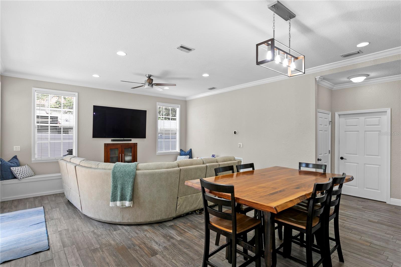 OAKELLARS - Residential