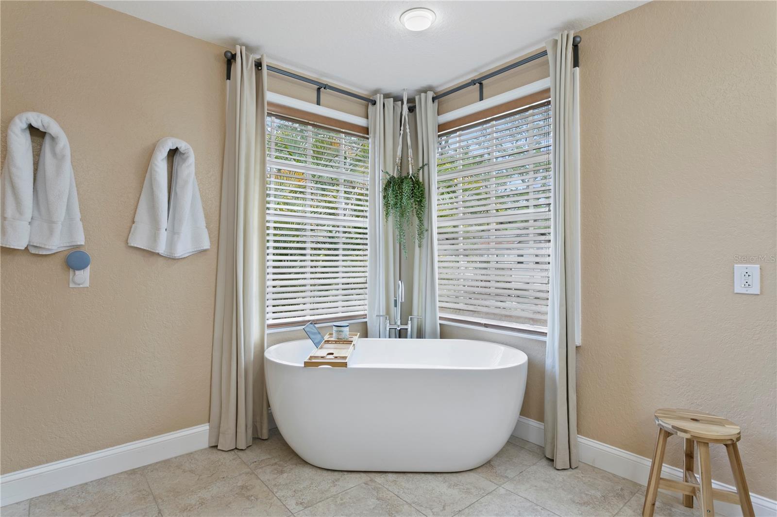 OAKELLARS - Residential