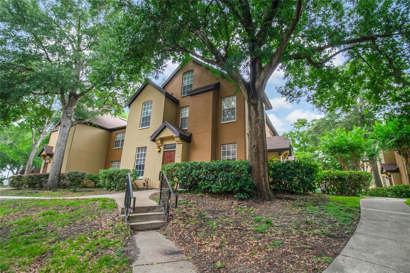 AZUR/METROWEST - Residential
