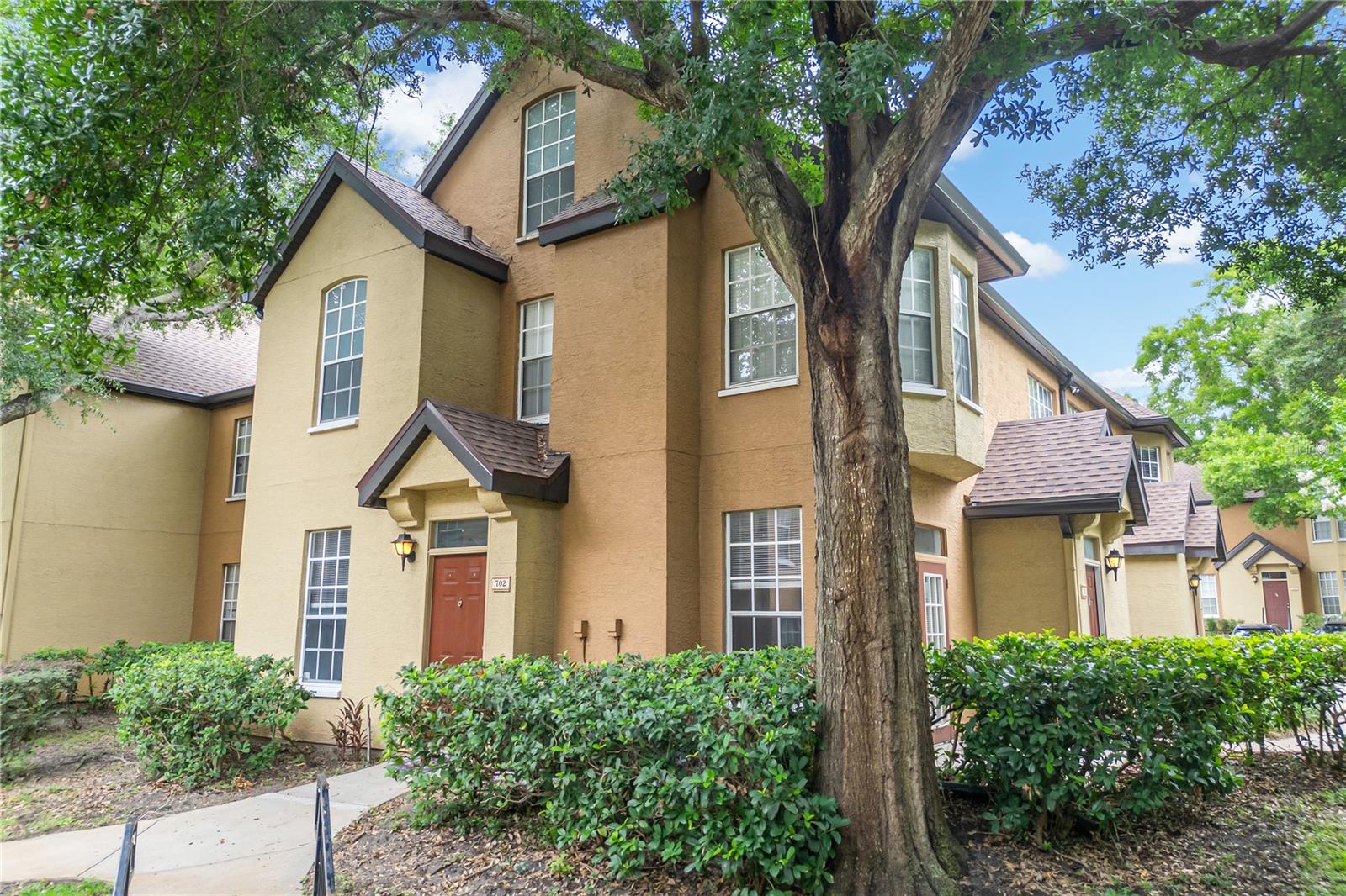 AZUR/METROWEST - Residential