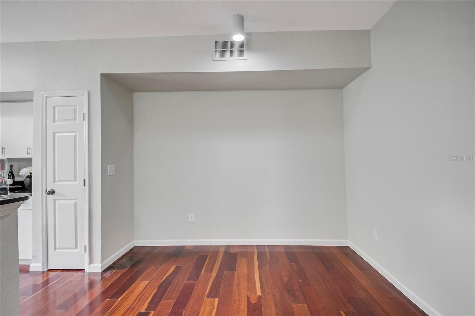 AZUR/METROWEST - Residential