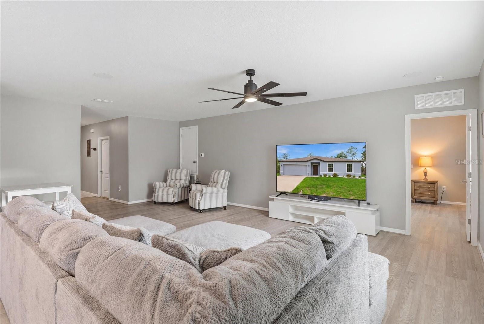 ROYAL HIGHLANDS - Residential