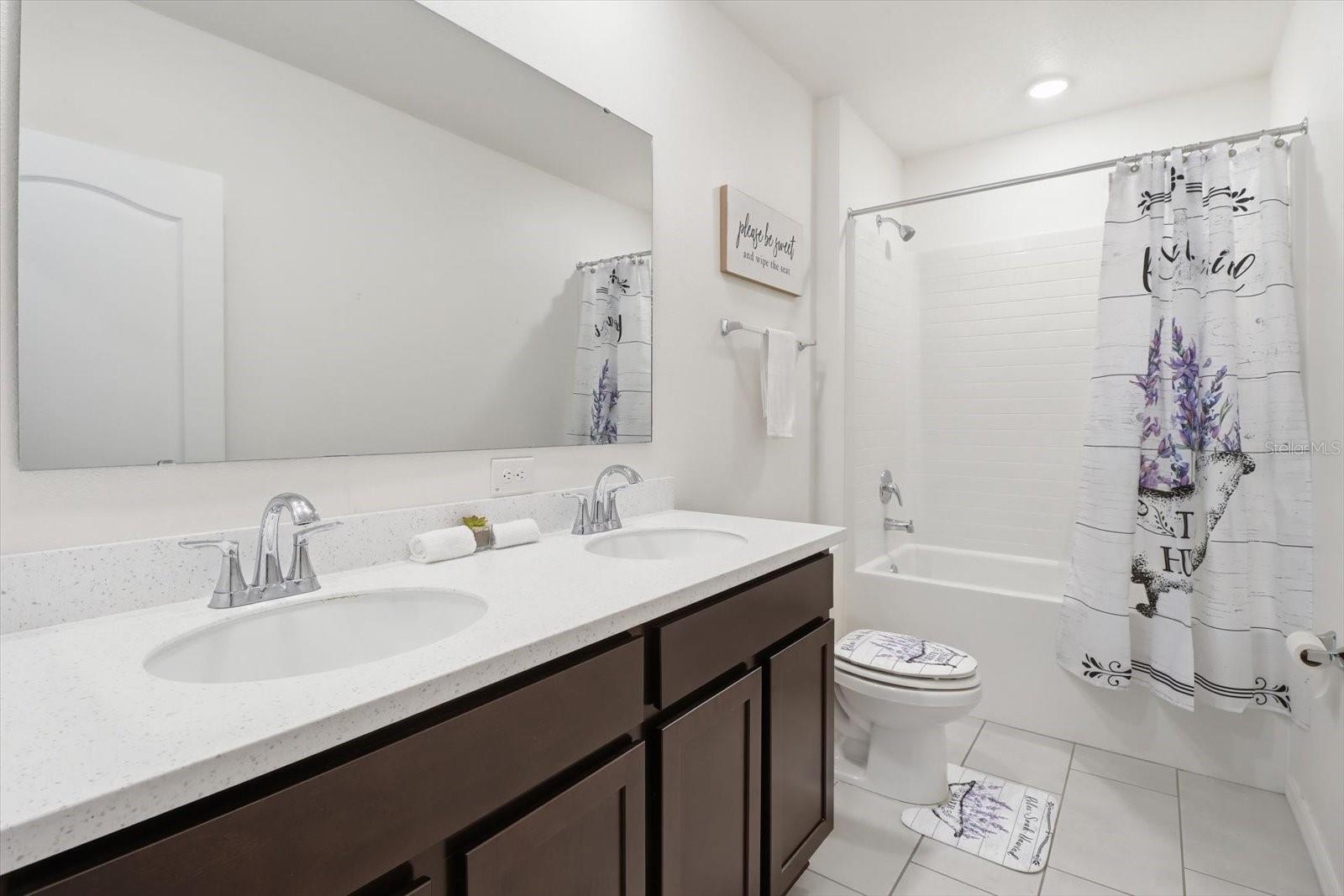 ROYAL HIGHLANDS - Residential