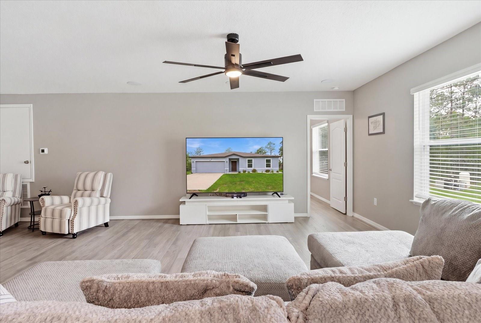 ROYAL HIGHLANDS - Residential