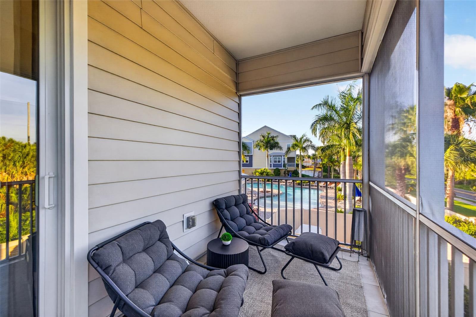 COVE/ROCKY POINT - Residential