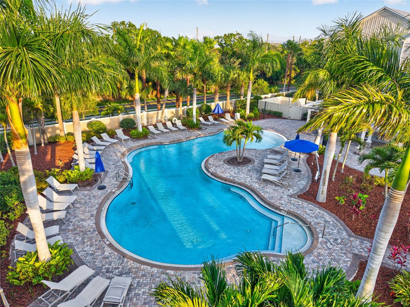 COVE/ROCKY POINT - Residential