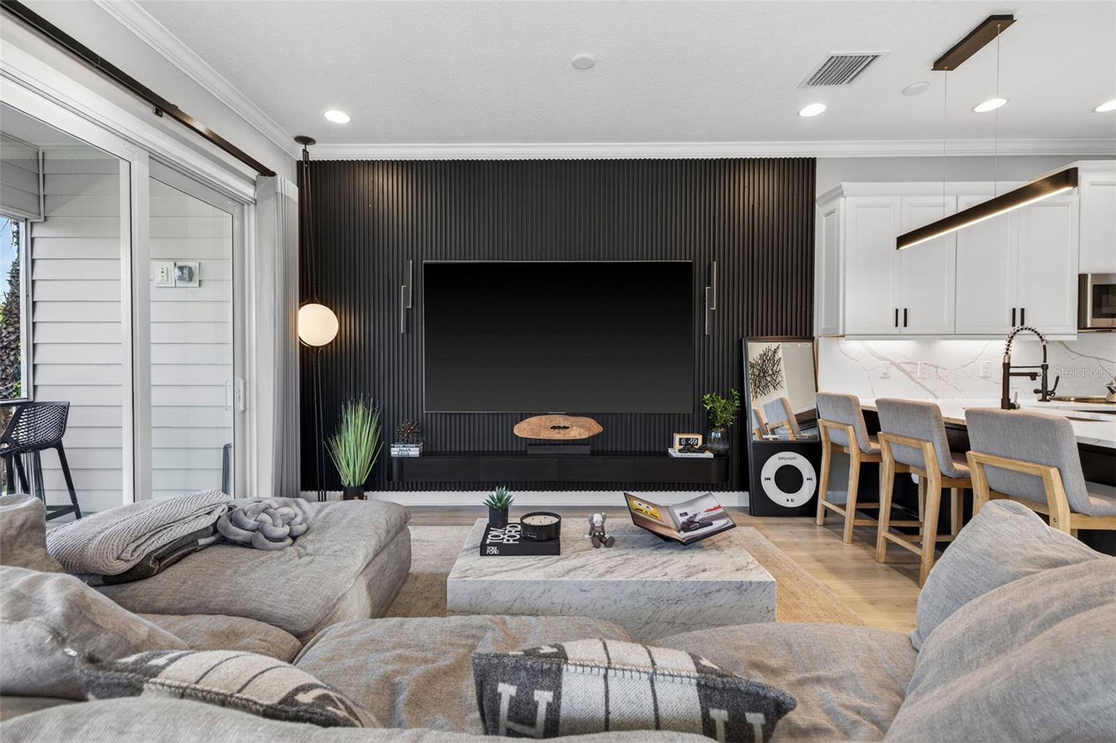 COVE/ROCKY POINT - Residential