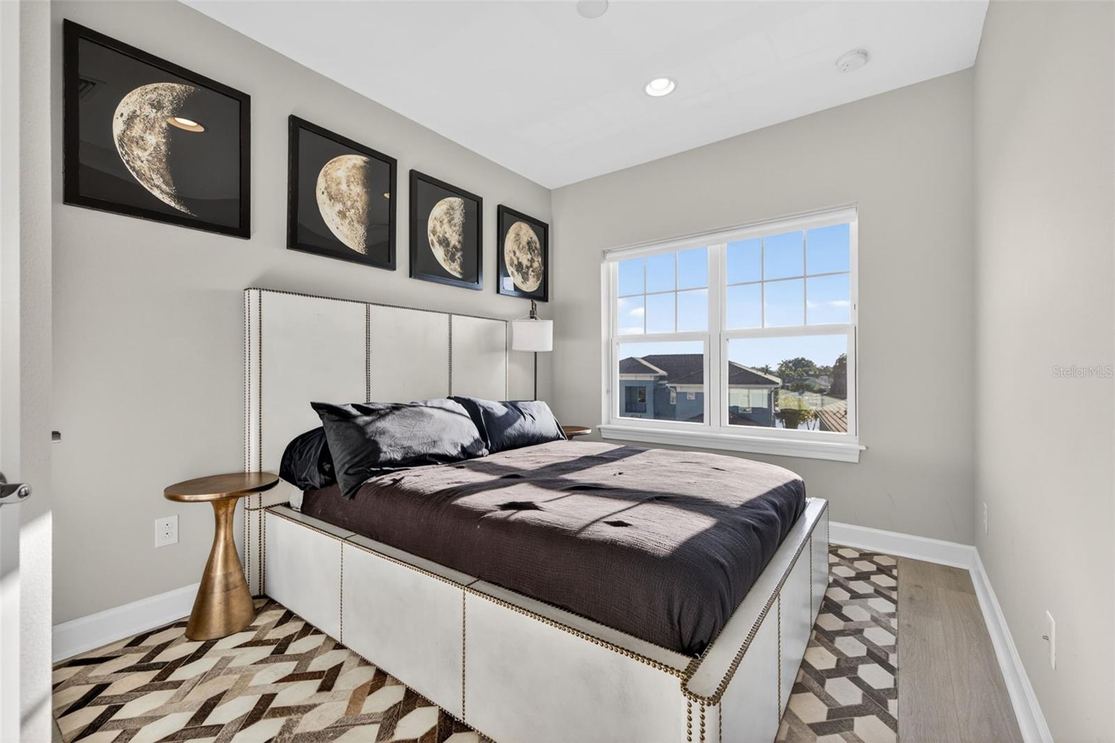 COVE/ROCKY POINT - Residential