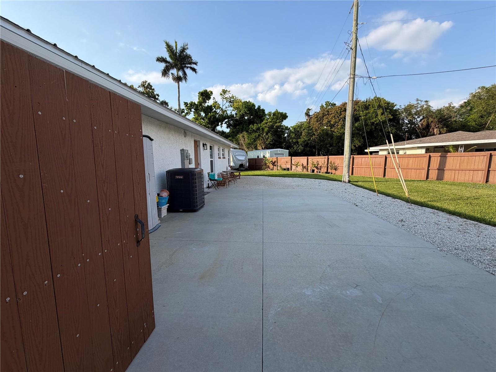 GOLF CLUB ESTATES - Residential Income