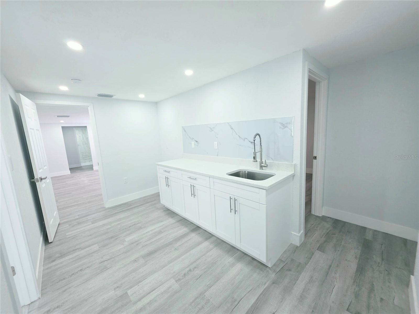 REGENCY PARK - Residential