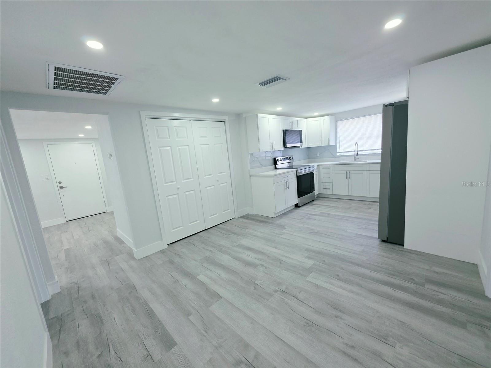 REGENCY PARK - Residential