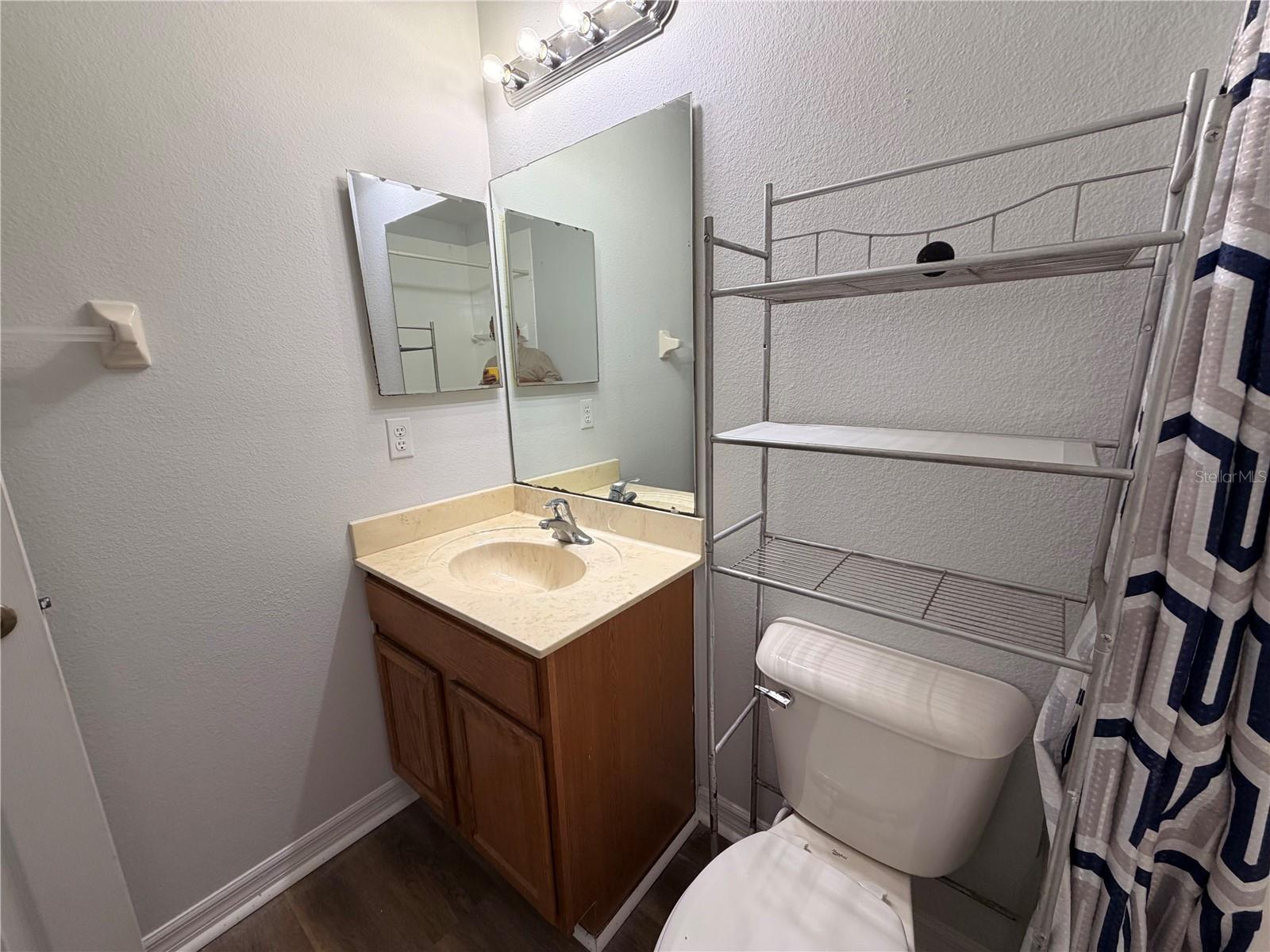 HAWTHORNE GLEN TWNHMS - Residential Lease
