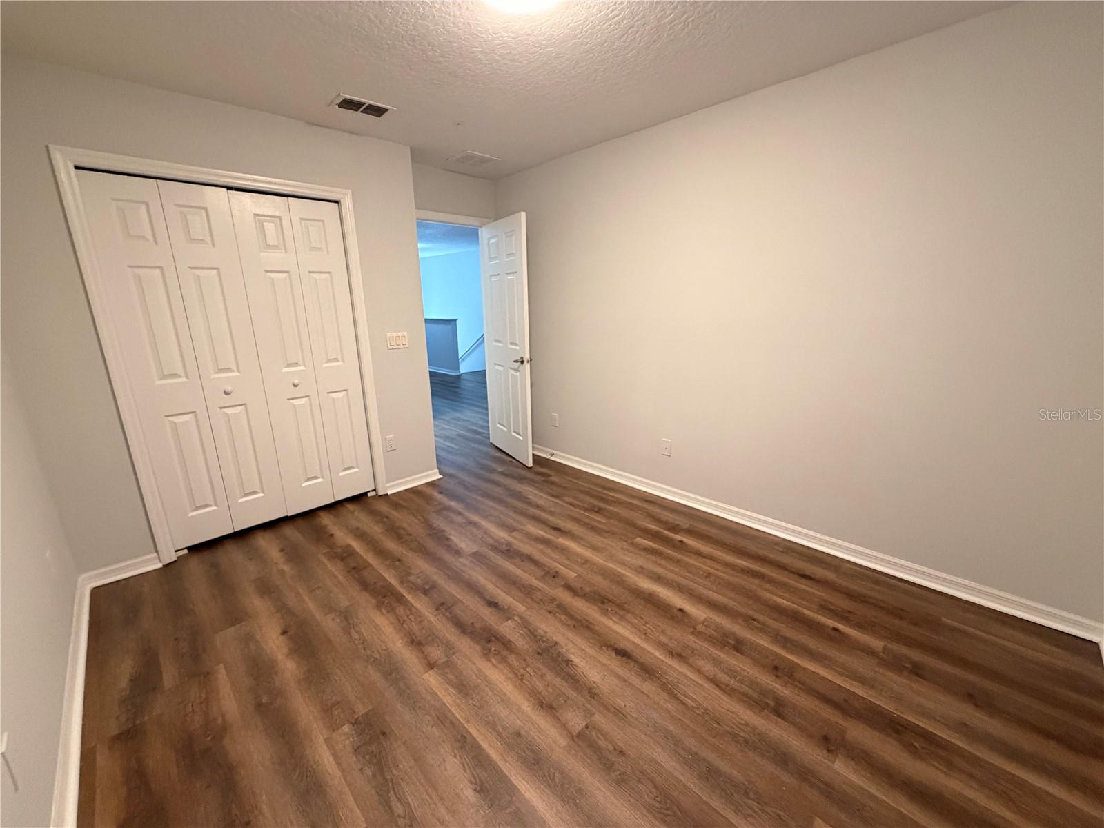 HAWTHORNE GLEN TWNHMS - Residential Lease