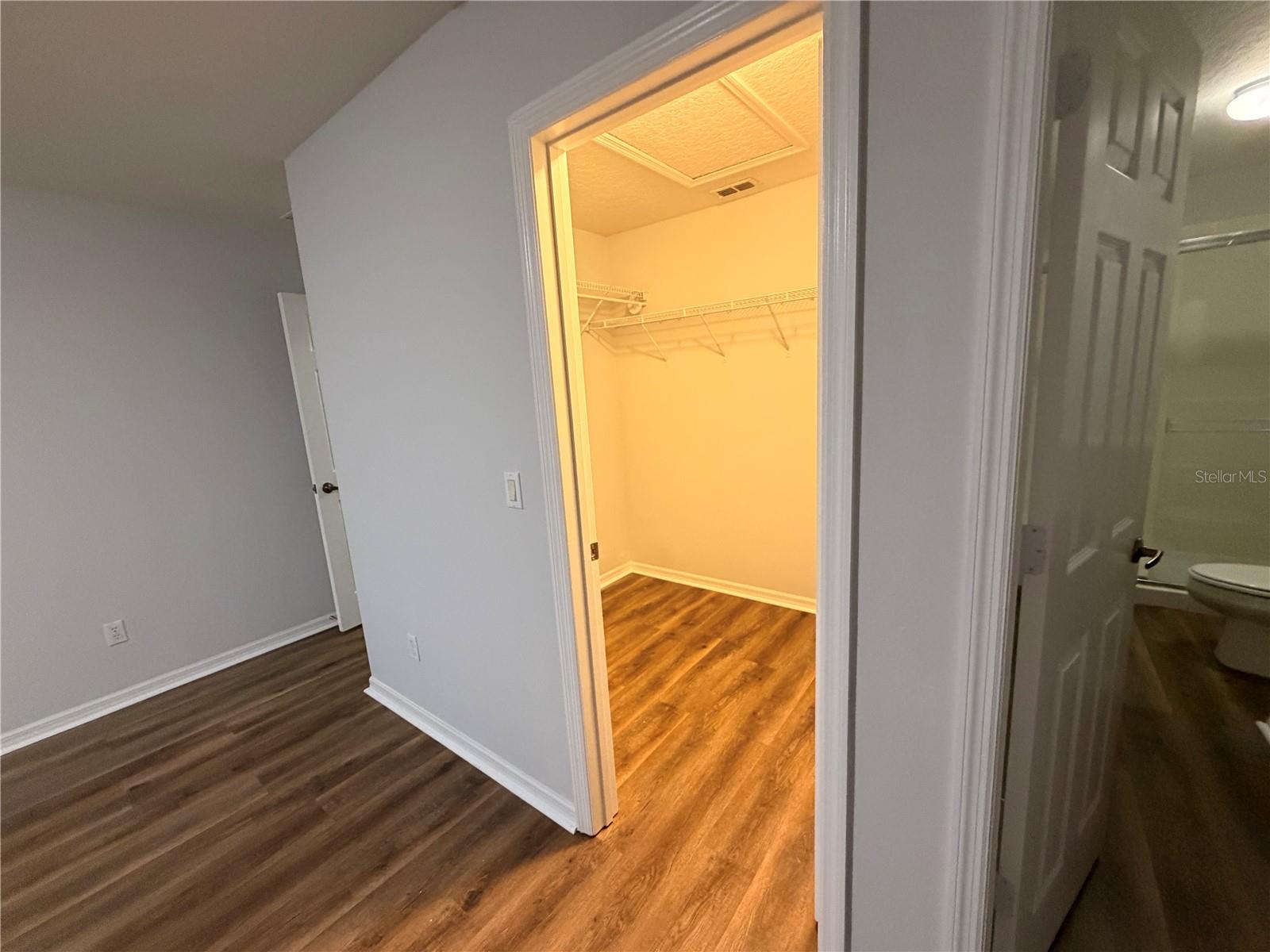 HAWTHORNE GLEN TWNHMS - Residential Lease