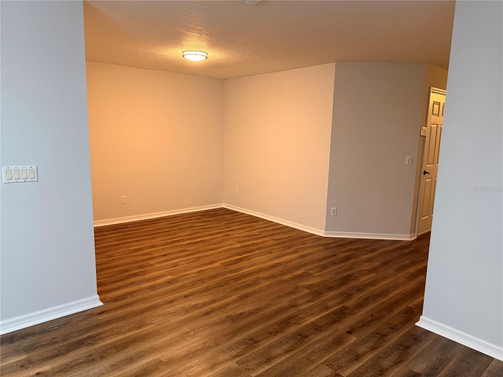 HAWTHORNE GLEN TWNHMS - Residential Lease
