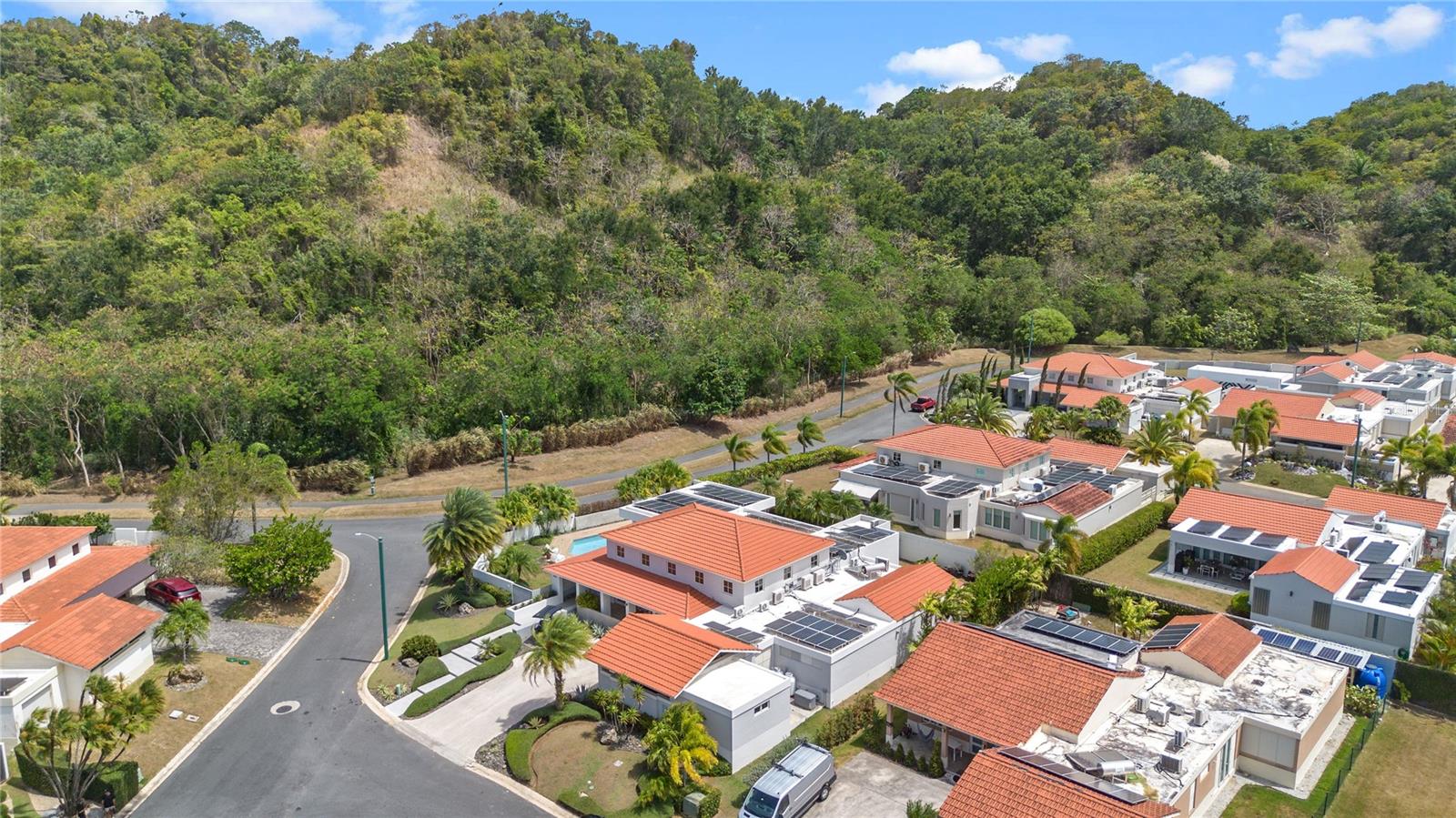SABANERA DE DORADO - Residential