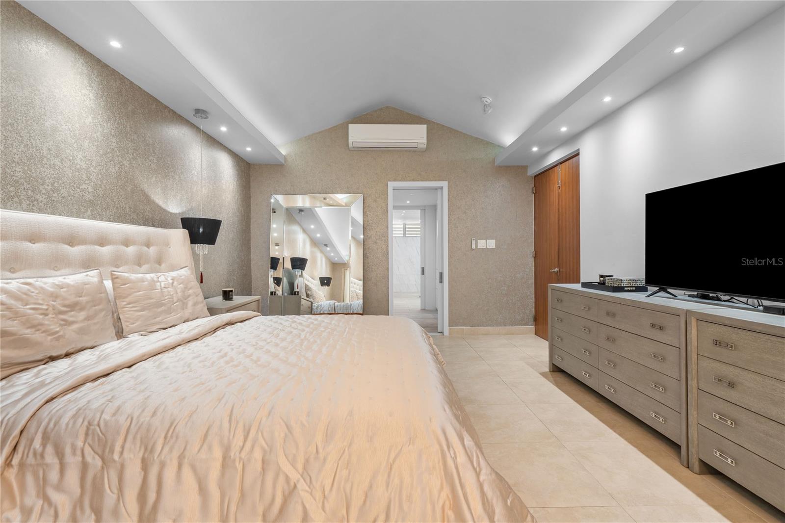 SABANERA DE DORADO - Residential
