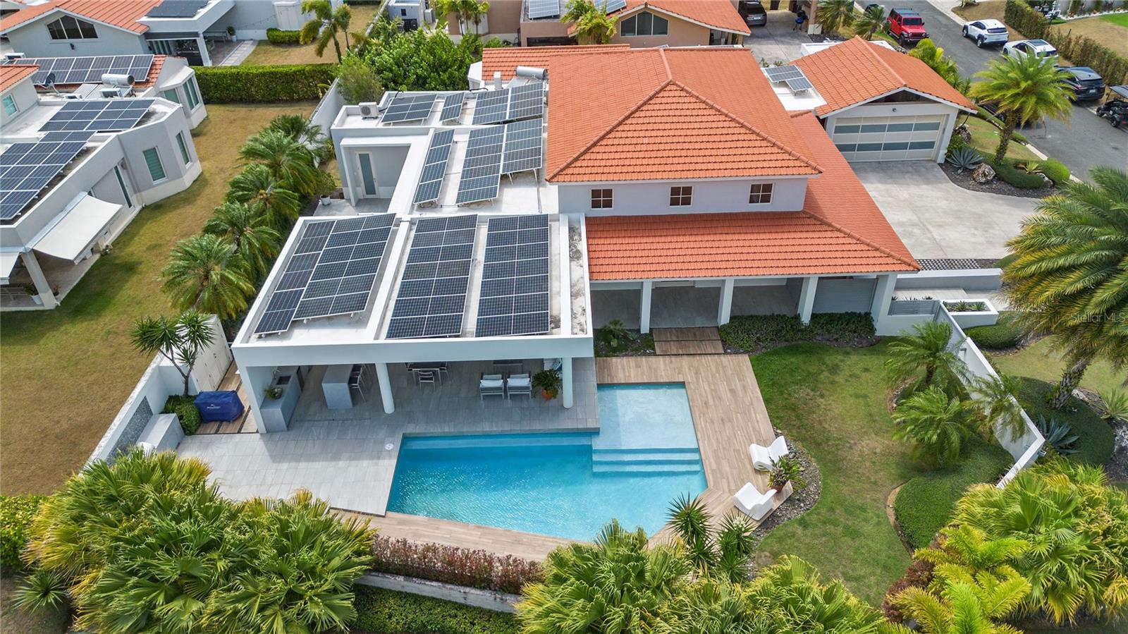 SABANERA DE DORADO - Residential