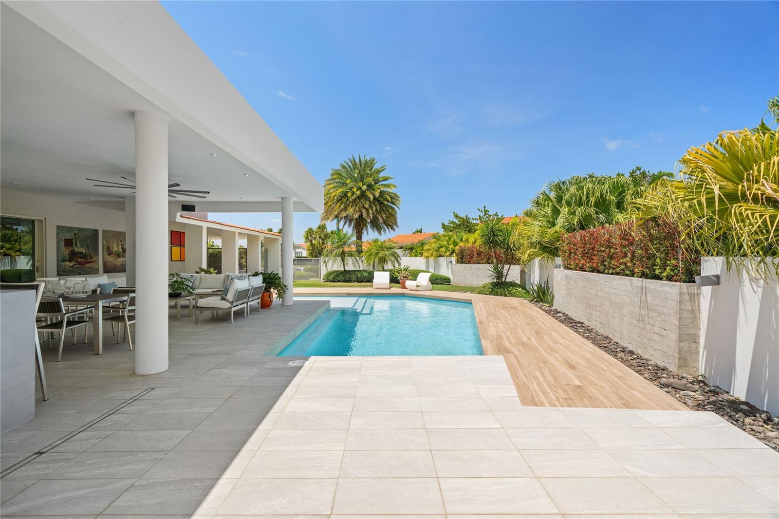 SABANERA DE DORADO - Residential
