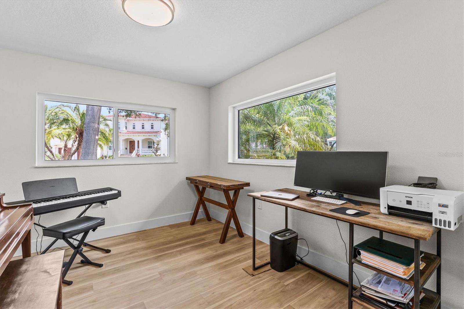 DAVIS ISLANDS - Residential Lease