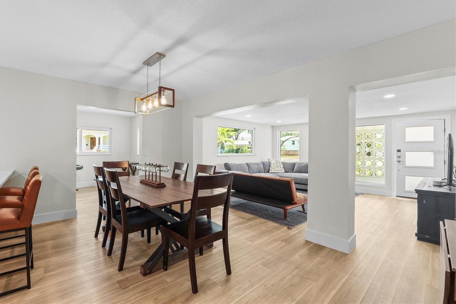 DAVIS ISLANDS - Residential Lease