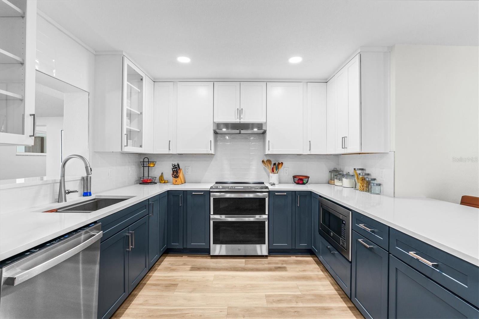 DAVIS ISLANDS - Residential Lease