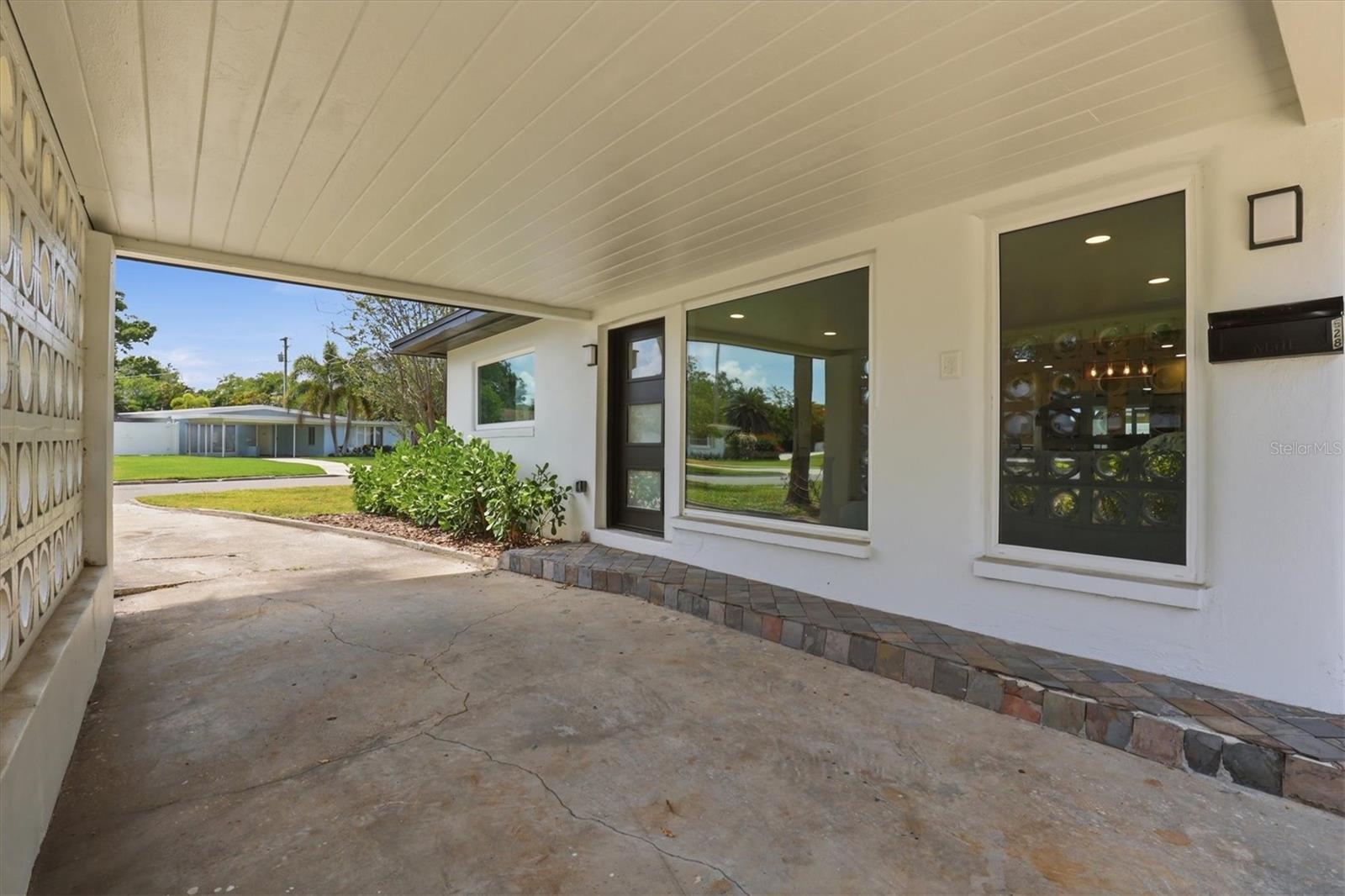DAVIS ISLANDS - Residential Lease