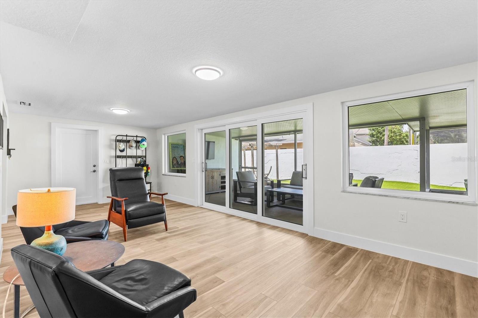 DAVIS ISLANDS - Residential Lease