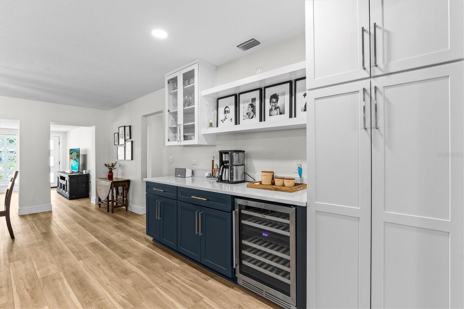 DAVIS ISLANDS - Residential Lease