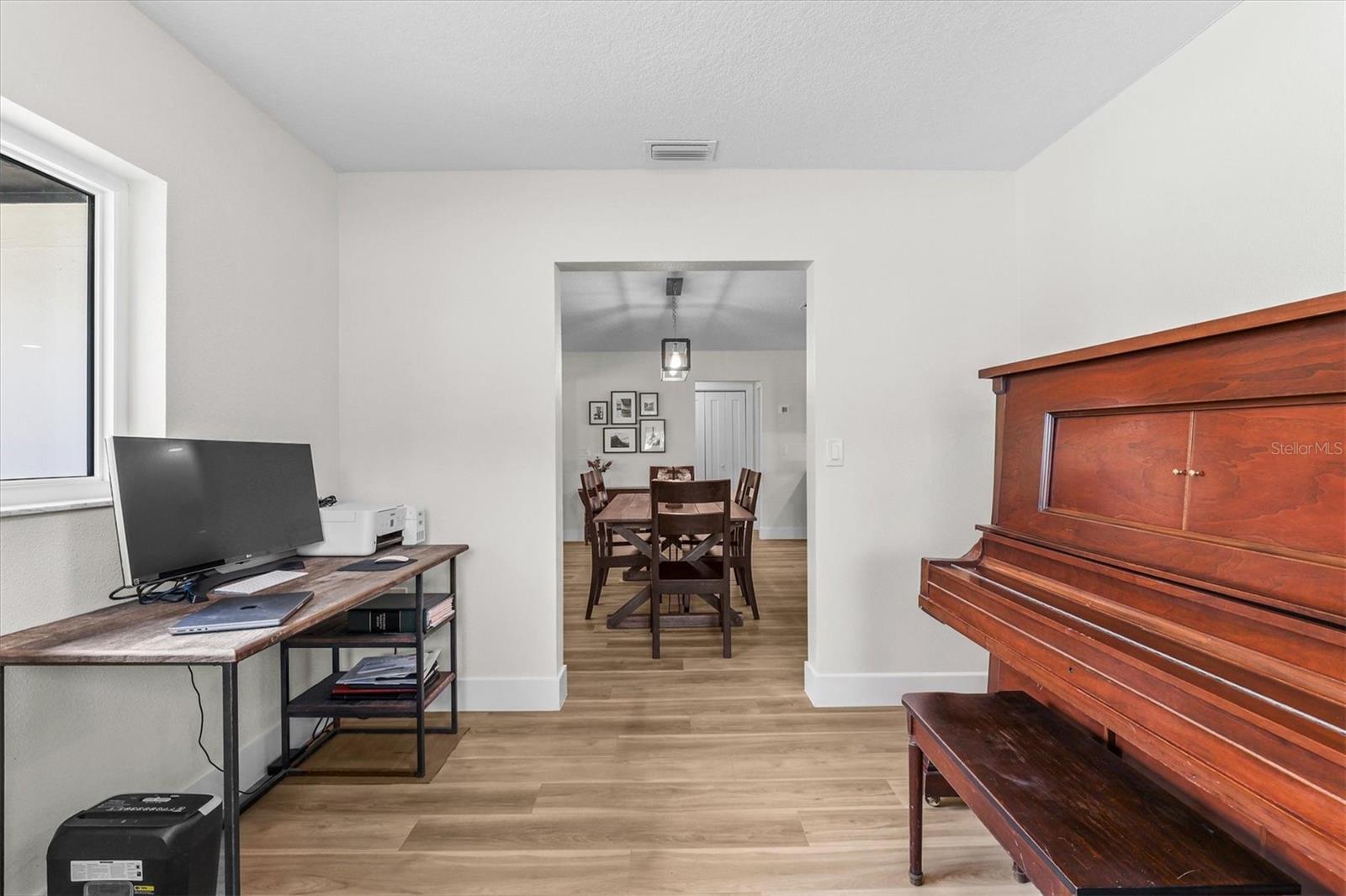 DAVIS ISLANDS - Residential Lease