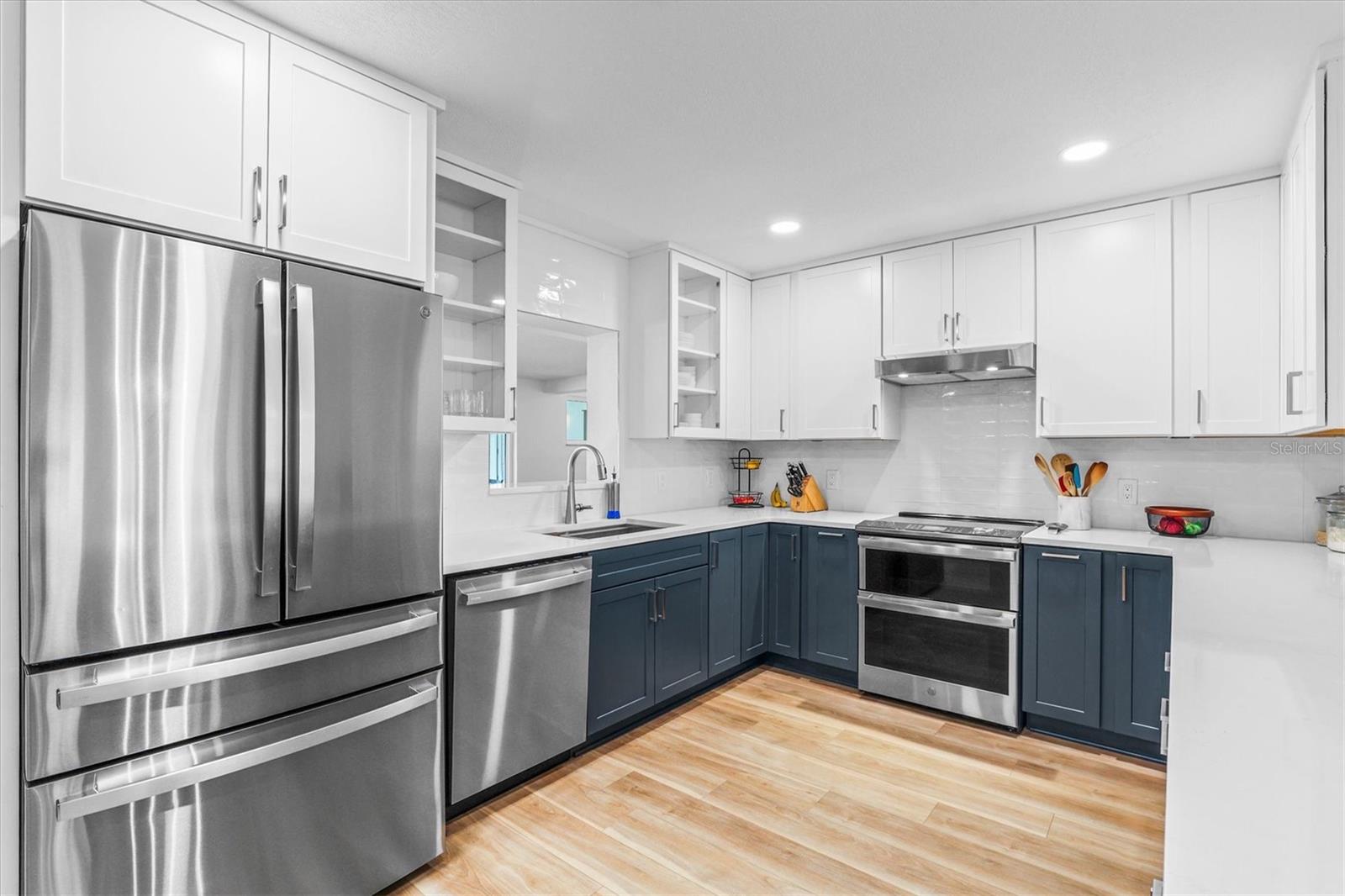 DAVIS ISLANDS - Residential Lease