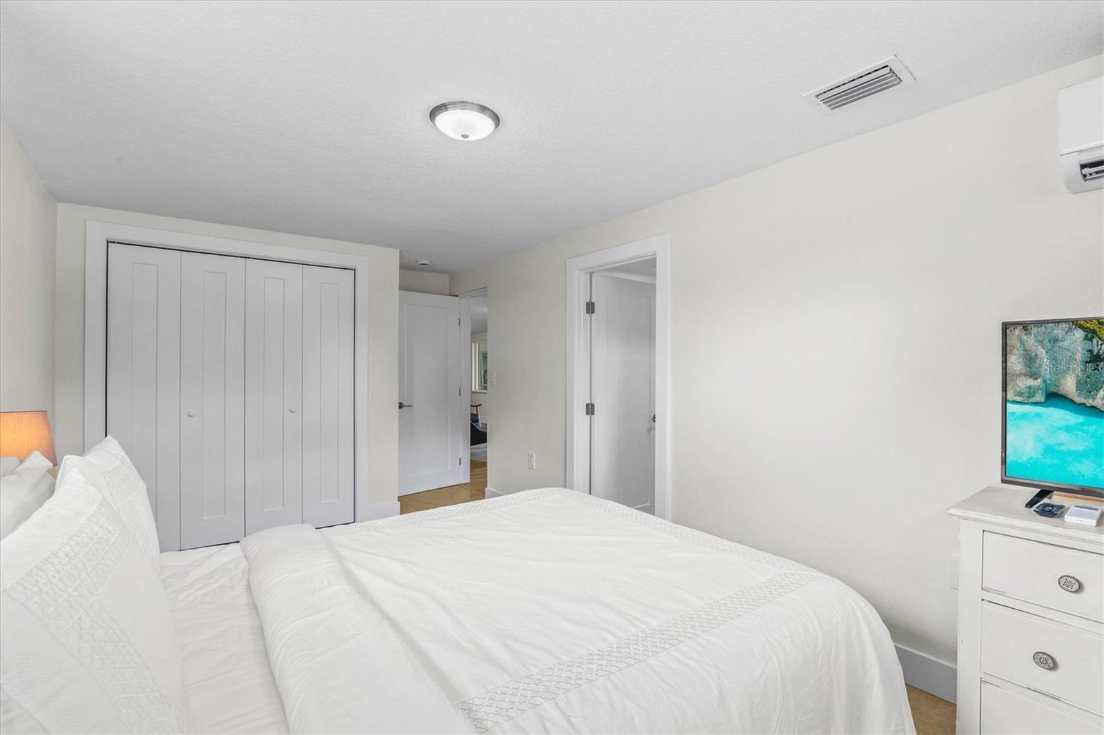 DAVIS ISLANDS - Residential Lease