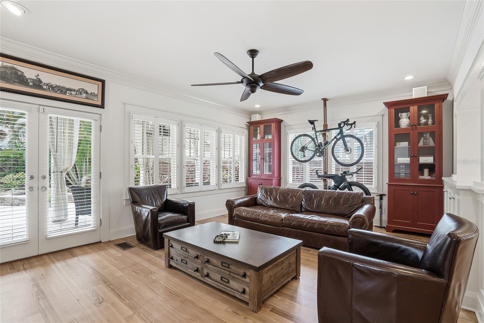 HYDE PARK WEST - Residential