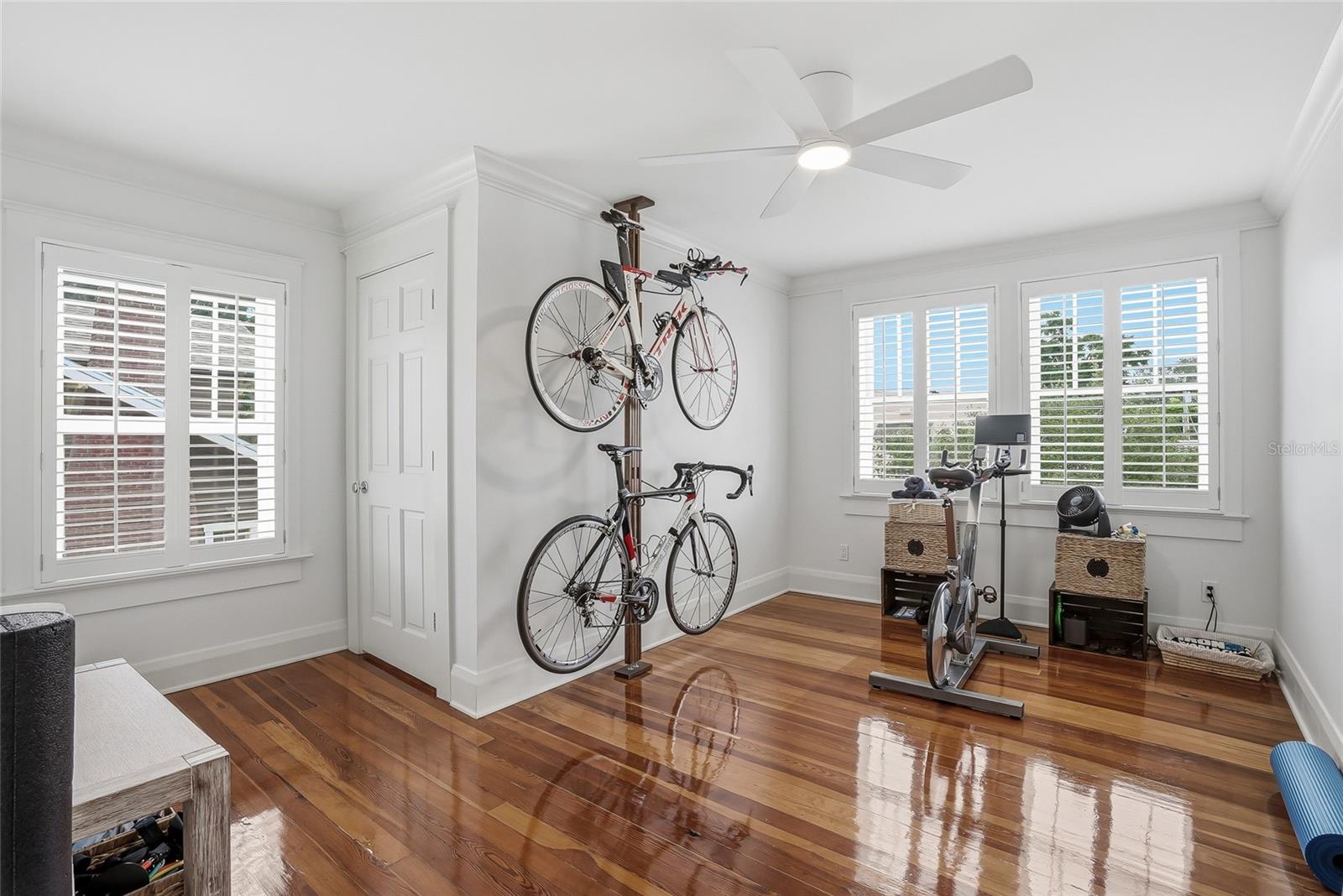HYDE PARK WEST - Residential