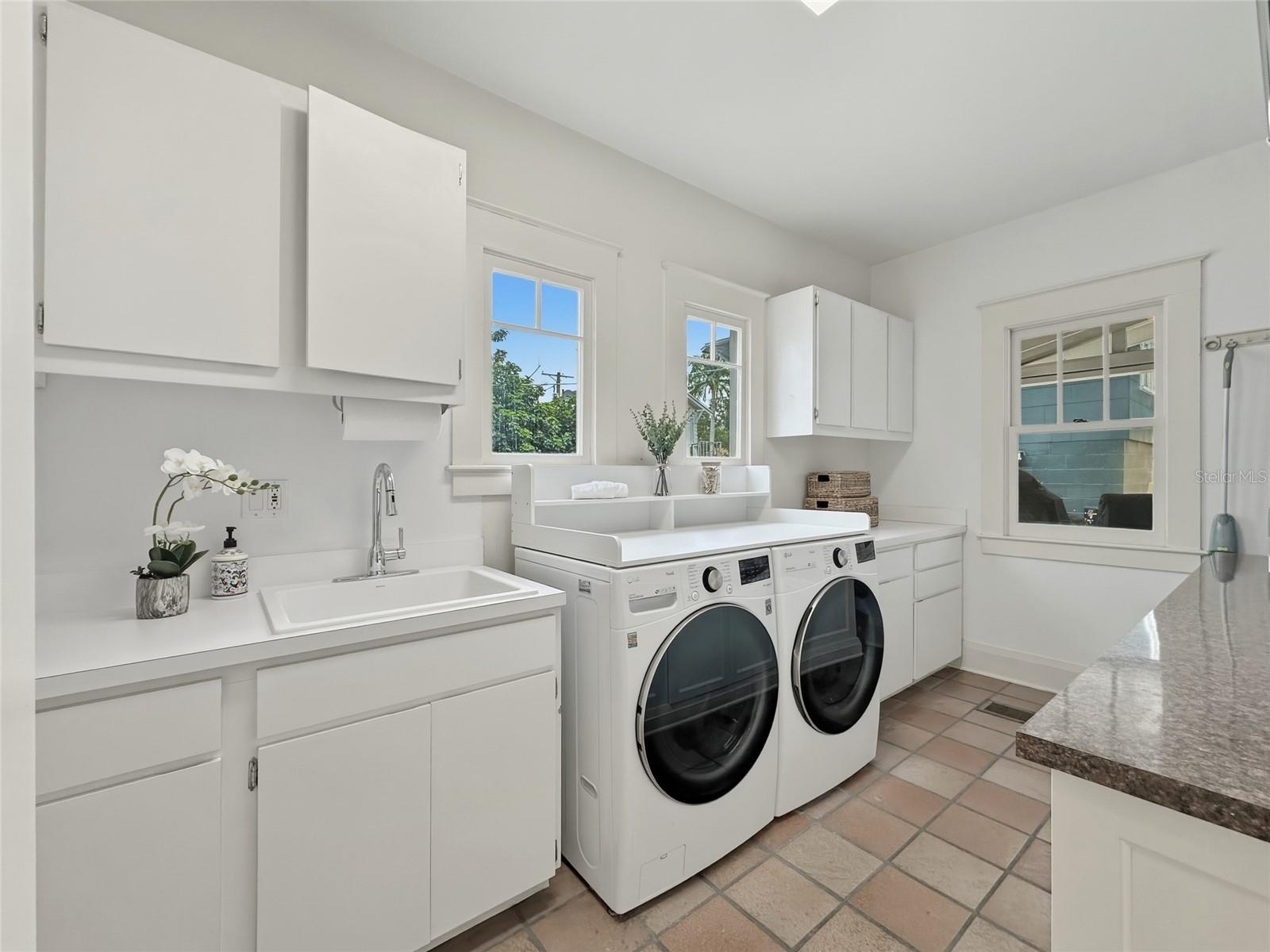 HYDE PARK WEST - Residential