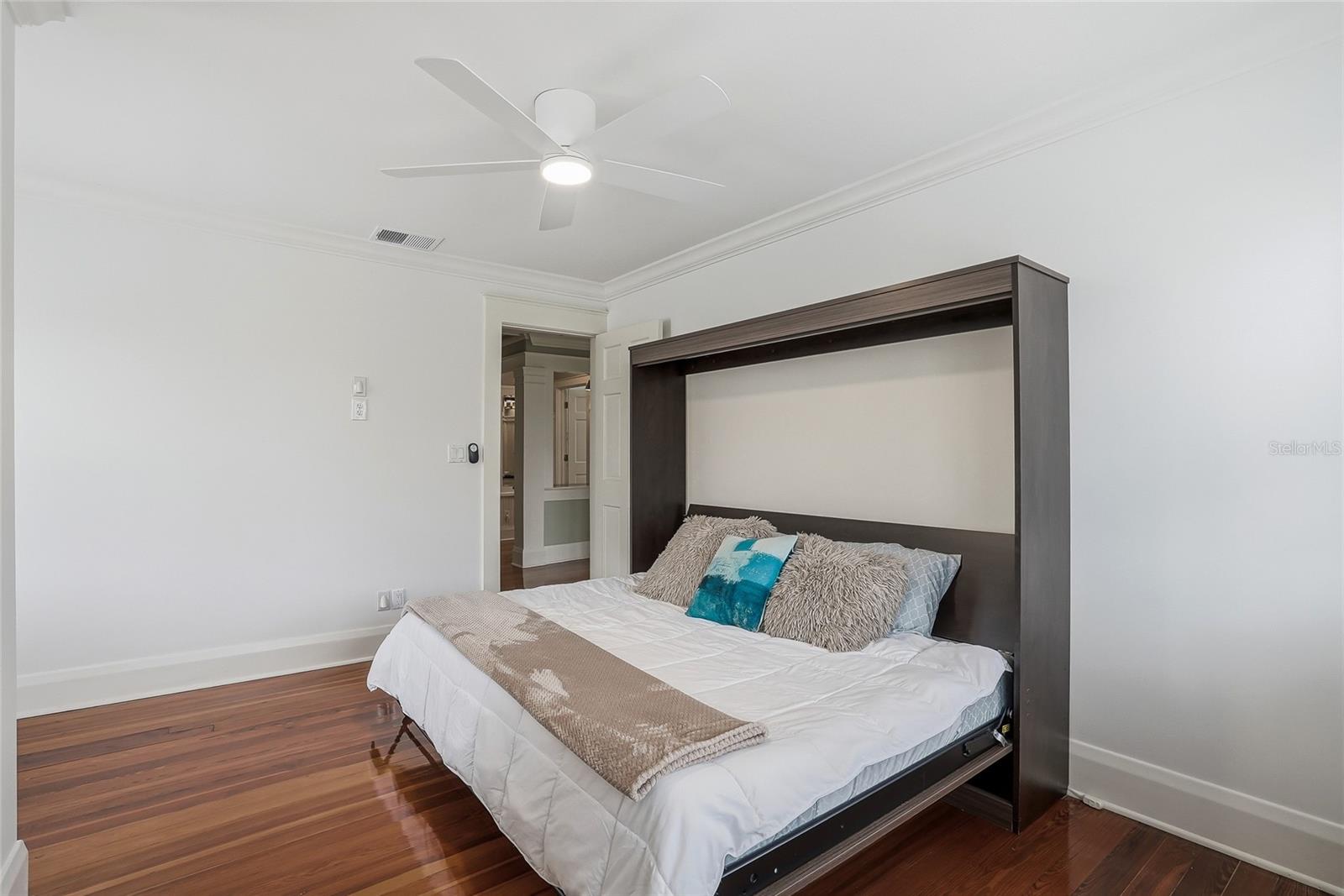 HYDE PARK WEST - Residential