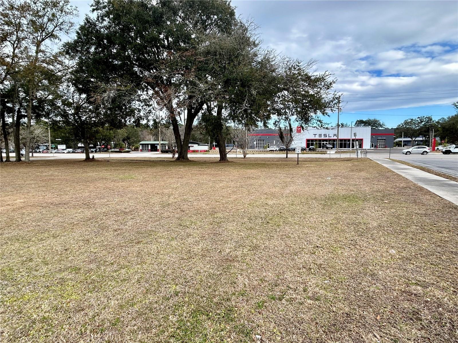 HAMILTON PARK - Land