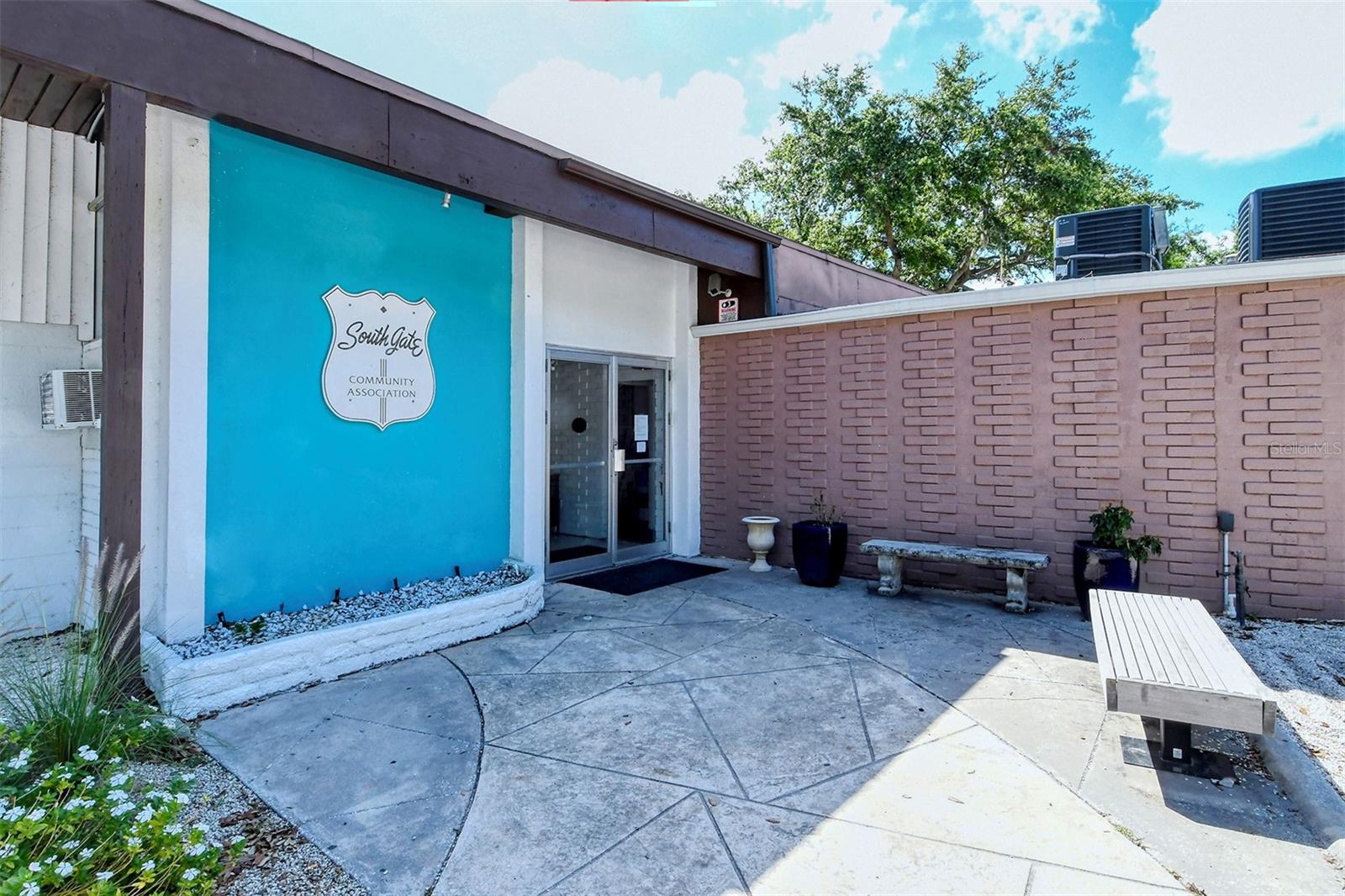 SOUTH GATE - Residential